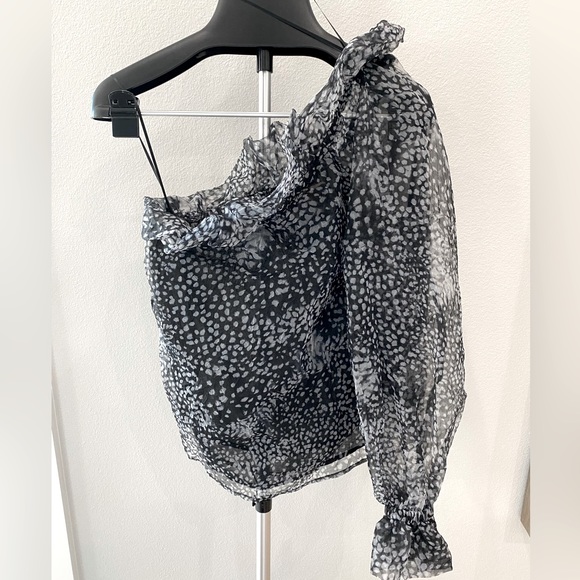H&M One Shoulder Ruffled Top | Size S - Picture 1 of 3